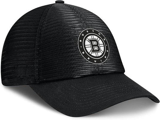 Casquette de camionneur sur scène du repêchage 2023 de la LNH des Bruins de Boston