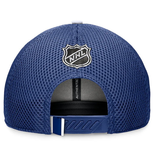 Casquette de camionneur sur scène du repêchage 2023 de la LNH des Bruins de Boston